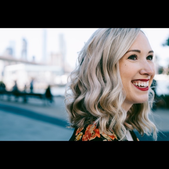 Meet your Posher, Mandy - Picture 2 of 2